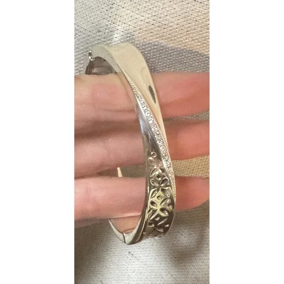 Brighton bangle silver tone with wave of Swarovski crystals, hinged 6" vintage - Picture 7 of 9